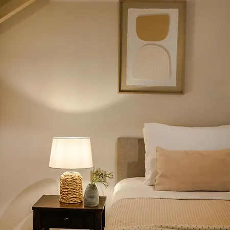 Theros Retreat Apartmanhotel