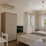 Theros Retreat Spartia (Kefalonia)