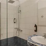 Theros Retreat Appart hôtel