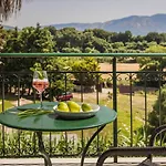 Theros Retreat 4* Spartià