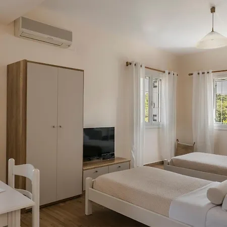 Theros Retreat Spartia (Kefalonia)