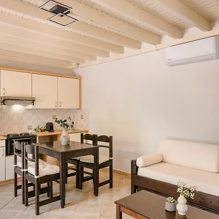 Theros Retreat Lägenhetshotell 4*