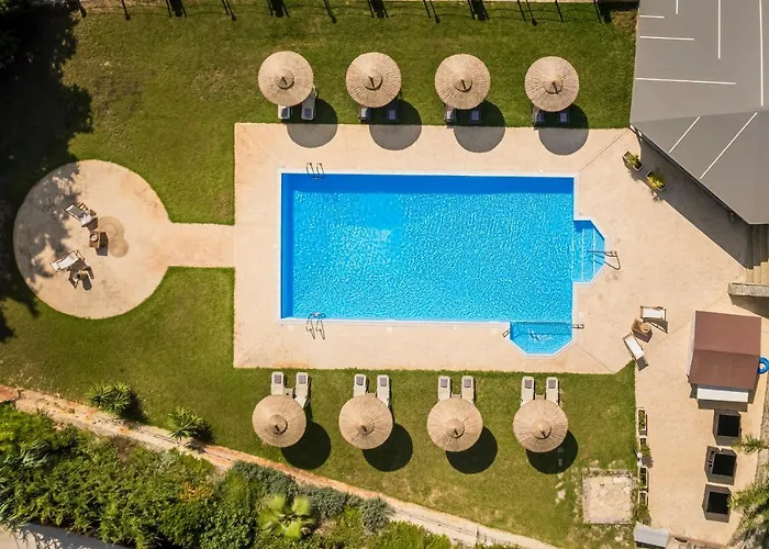 Aparthotel Theros Retreat