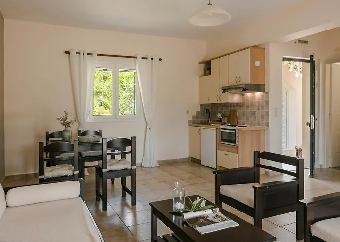 Theros Retreat Aparthotel 4*