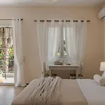 Theros Retreat アパートホテル スパルティア