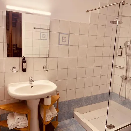 Theros Retreat Appart hôtel