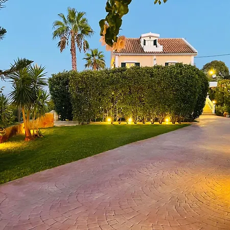Theros Retreat Appart hôtel
