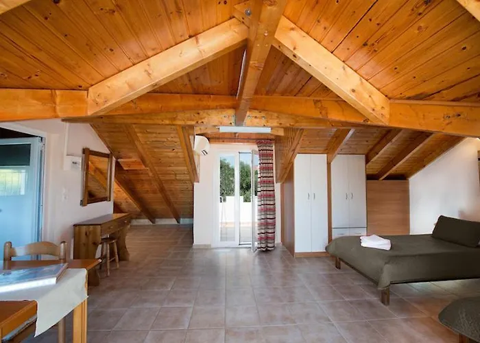 Theros Retreat Aparthotel