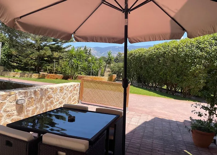 Theros Retreat Aparthotel 4*