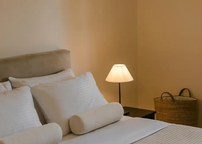 Theros Retreat Aparthotel