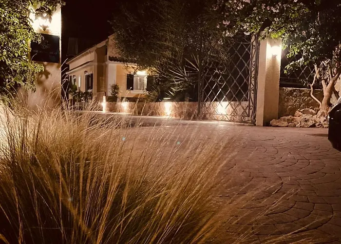 Aparthotel Theros Retreat